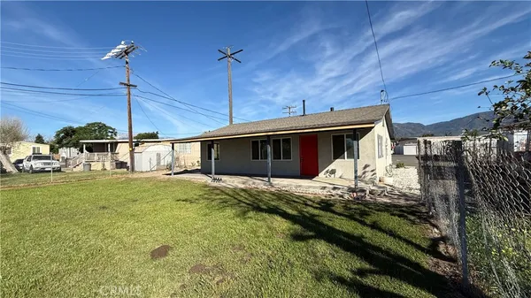 $2,300 | 2240 West Darby Street, San Bernardino, CA 92407