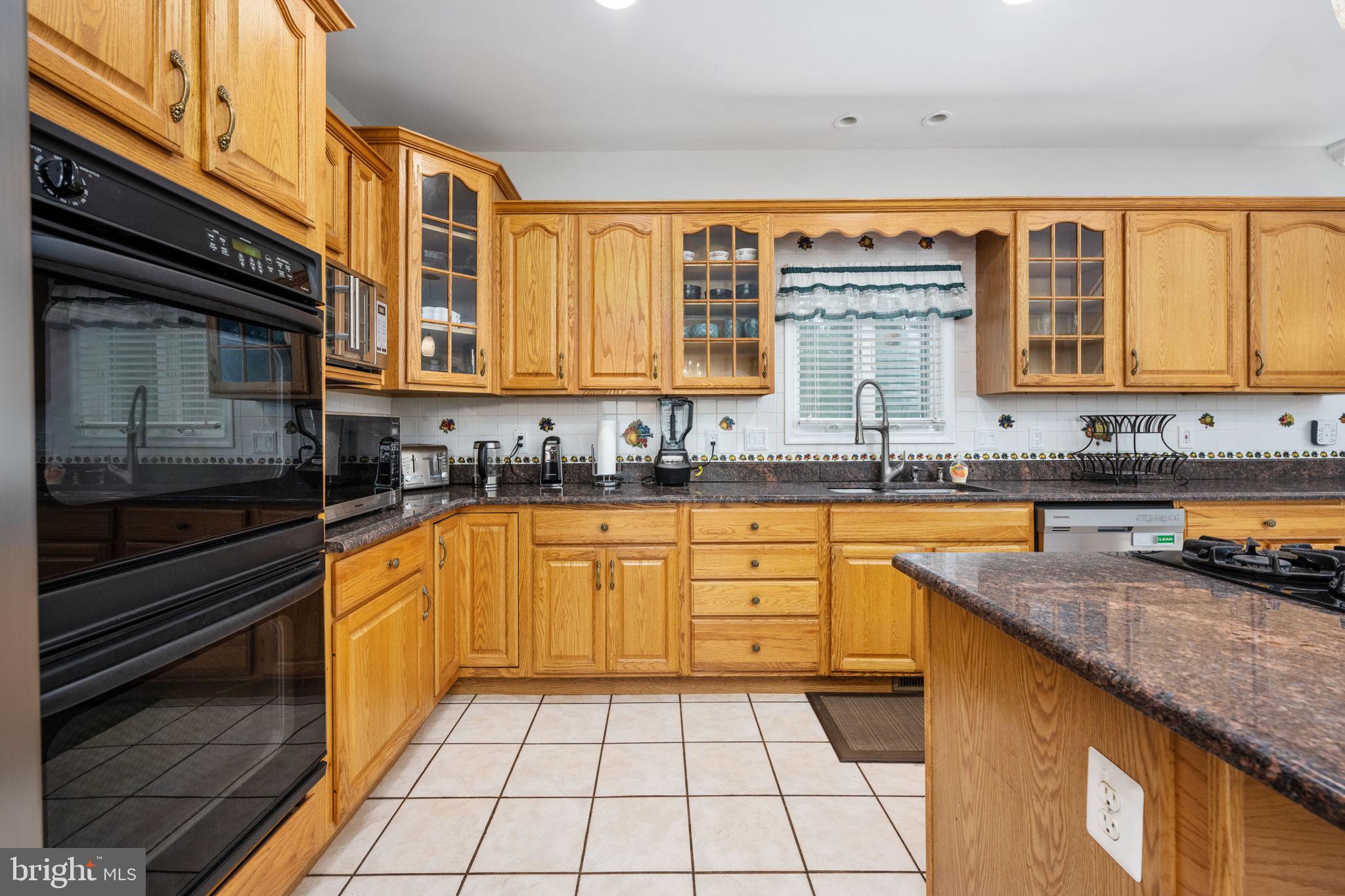 4 Riva Ridge Drive Stafford, VA 22556 - Photo 33 of 96 Beautiful oak cabinets in the gourmet kitchen