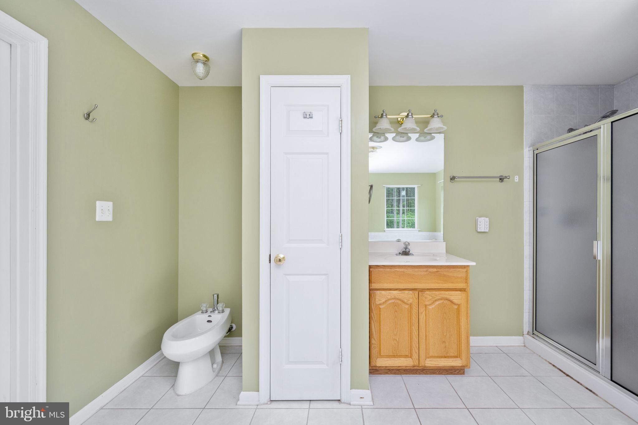 4 Riva Ridge Drive Stafford, VA 22556 - Photo 45 of 96 Separate vanities add convenience to the en suite