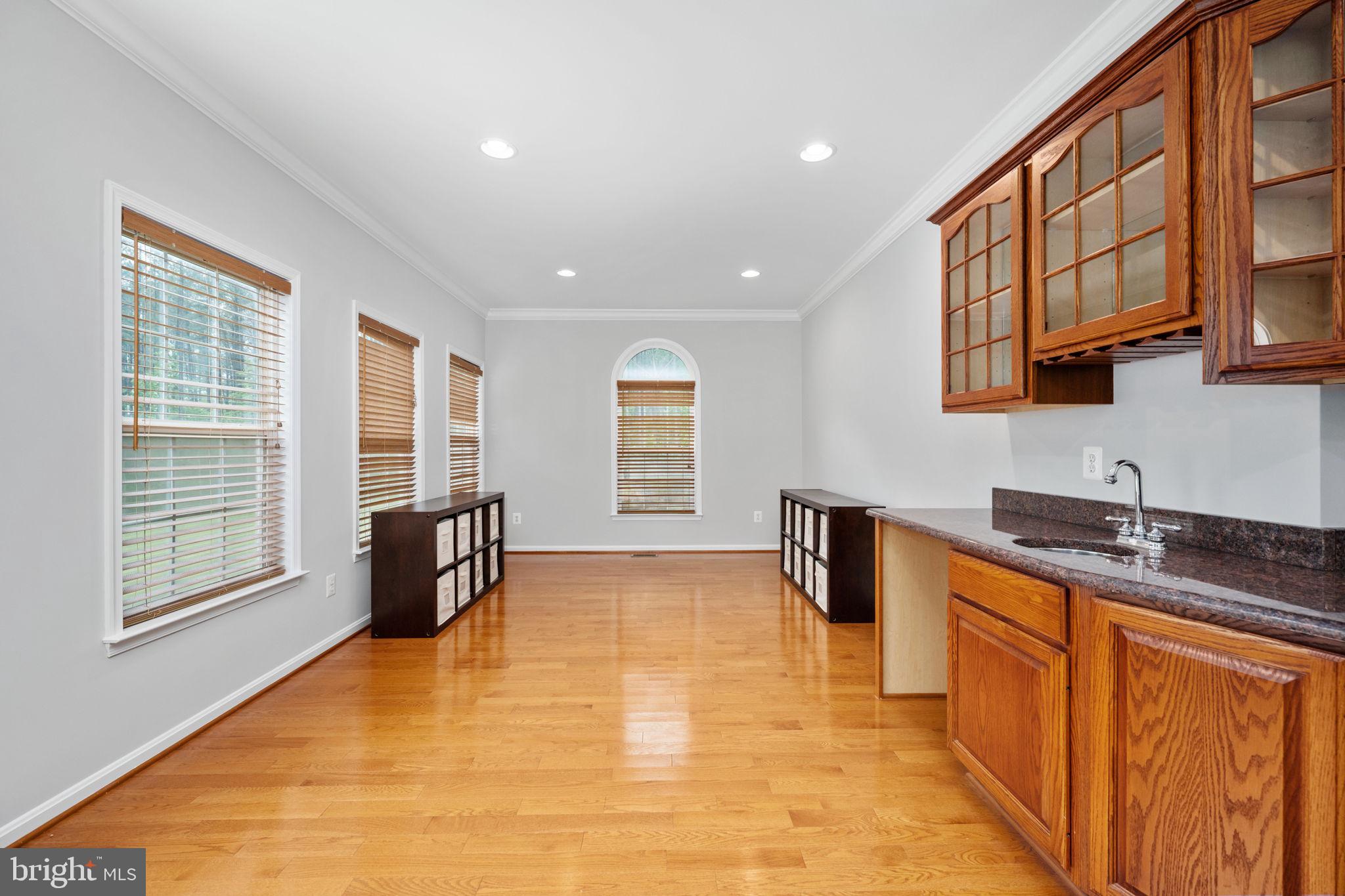 4 Riva Ridge Drive Stafford, VA 22556 - Photo 7 of 96 Wet bar in the family room for entertaining