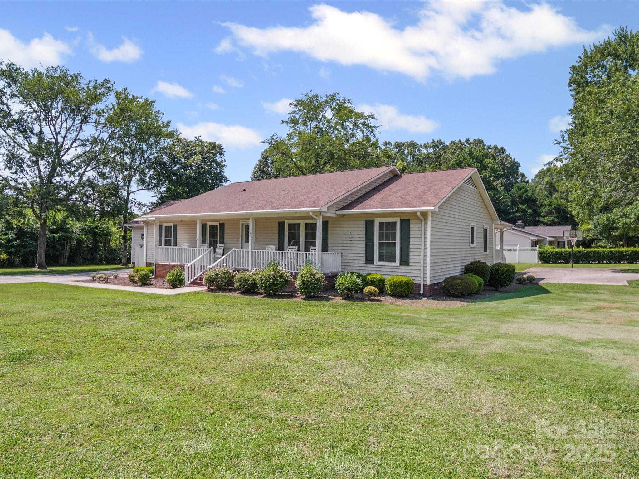 1302 Hawthorne Road Lancaster, SC 29720 - Photo 2 of 22 Gallery Image 2