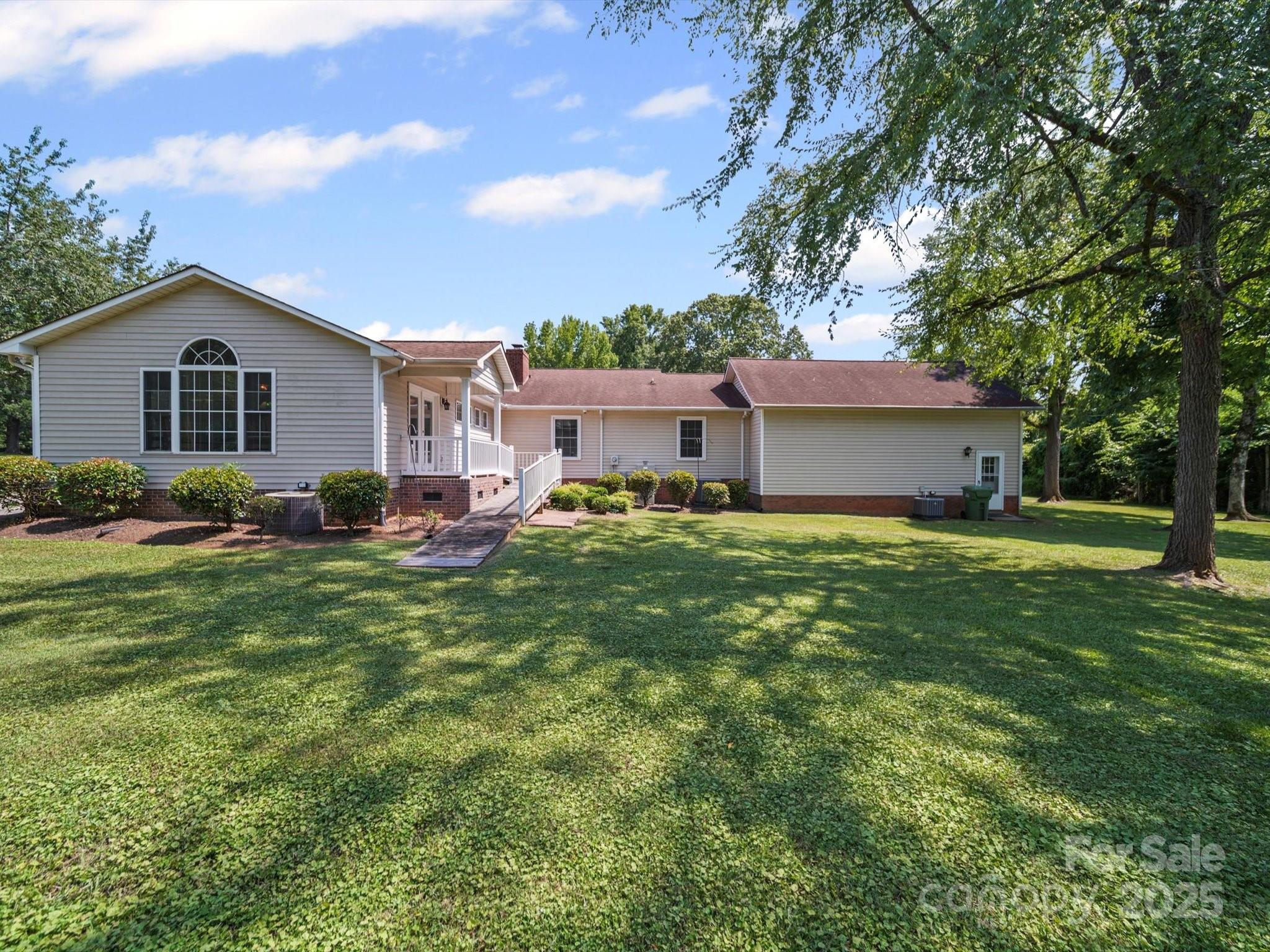 1302 Hawthorne Road Lancaster, SC 29720 - Photo 4 of 22 Gallery Image 4