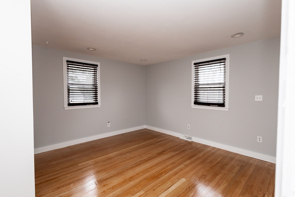 6 Indian Road Holbrook, MA 02343 - Photo 9 of 20 Gallery Image 9
