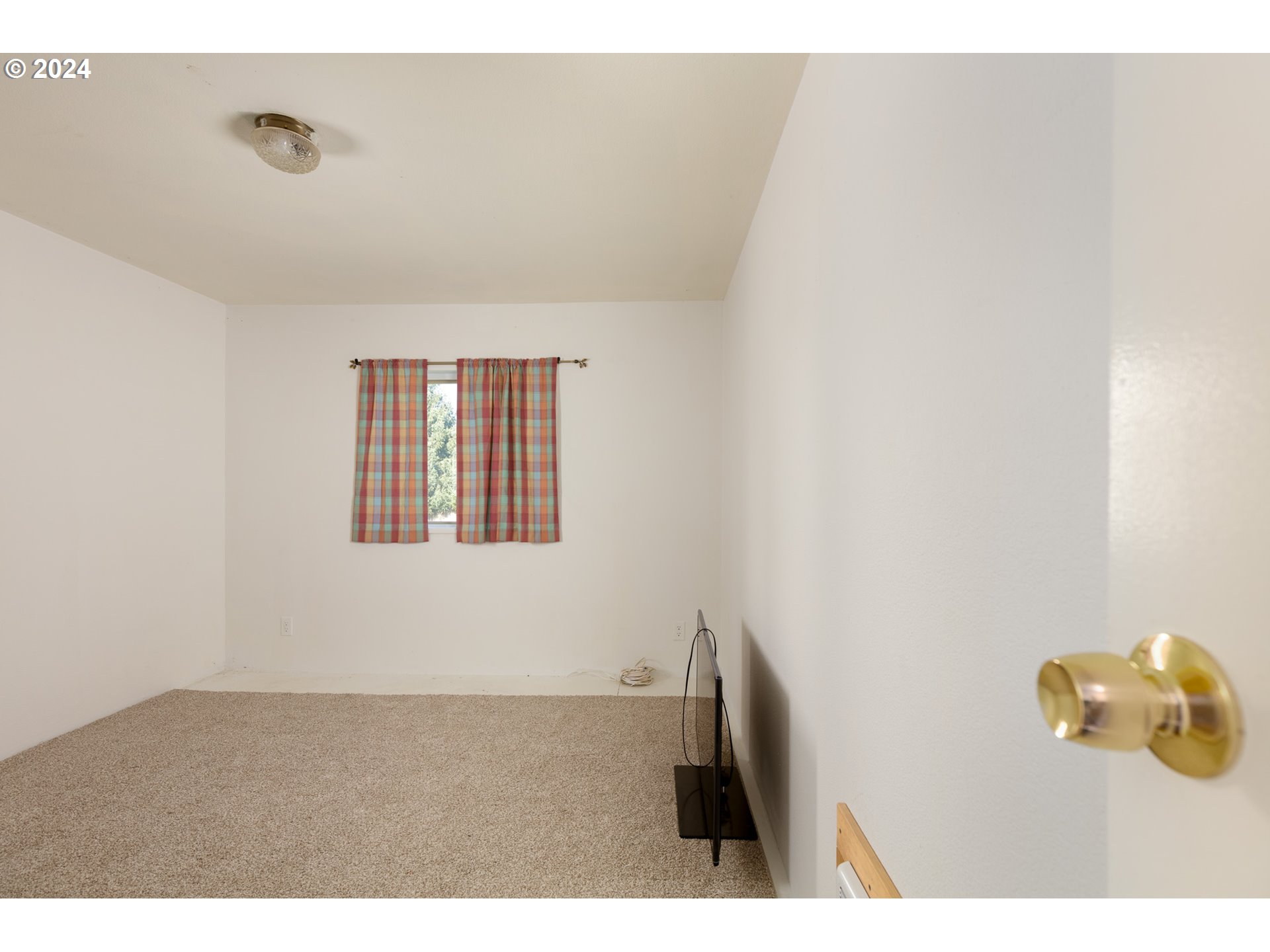 1166 Methodist Road Hood River, OR 97031 - Photo 10 of 28 Gallery Image 10