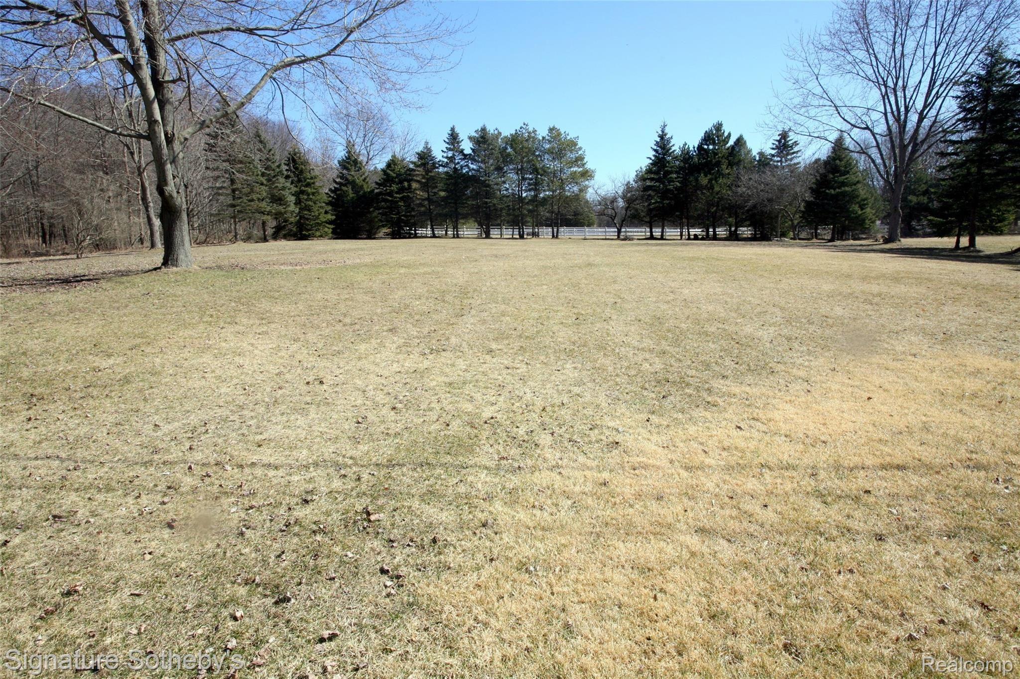 9330 Allen Road Clarkston, MI 48348 - Photo 26 of 29 Room for a Pool or Garden