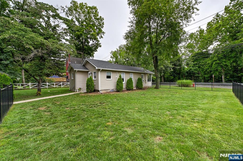 87 Doty Road Oakland, NJ 07436 - Photo 18 of 21