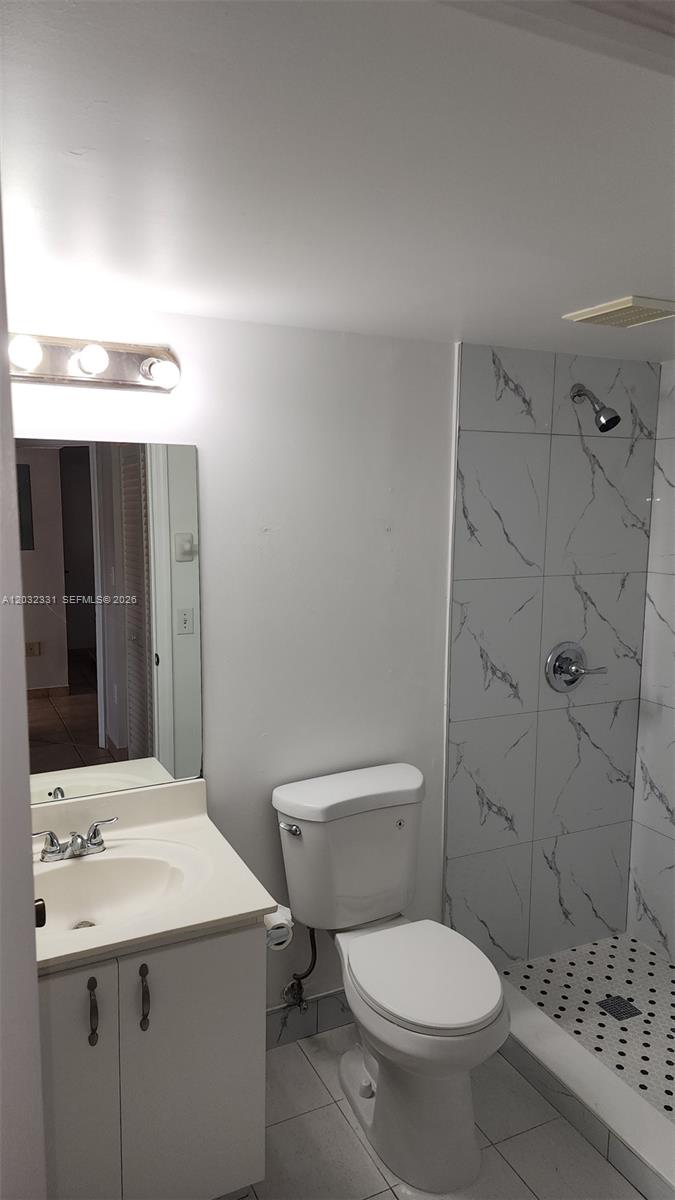 6416 Southwest 131st Path, Unit 1705 Miami, FL 33183 - Photo 12 of 29 Master bath