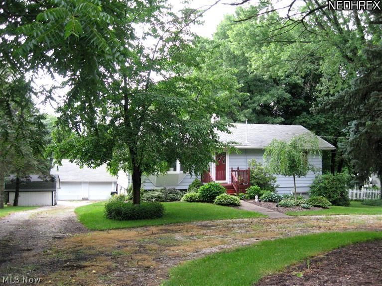 3110 Dutt Road Barberton, OH 44203 - Photo 2 of 21 Lovely well maintained home.