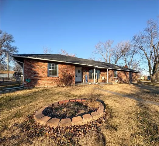 $245,000 | 818 Sycamore Street, Lacygne, KS 66040