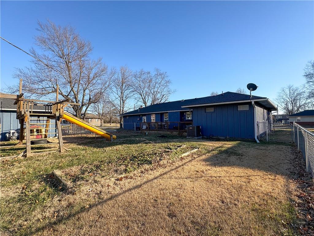 818 Sycamore Street Lacygne, KS 66040 - Photo 27 of 33