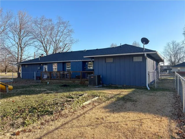 $245,000 | 818 Sycamore Street, Lacygne, KS 66040