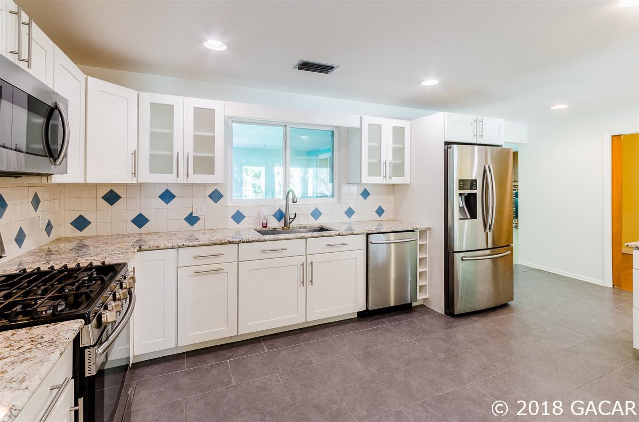 327 Southwest 40th Street Gainesville, FL 32607 - Photo 7 of 22 Gallery Image 7
