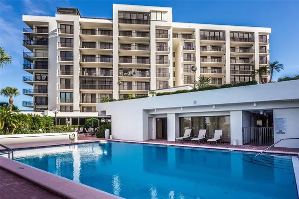 $3,300 | 8 Belleview Boulevard, Unit 601, Belleair, FL 33756