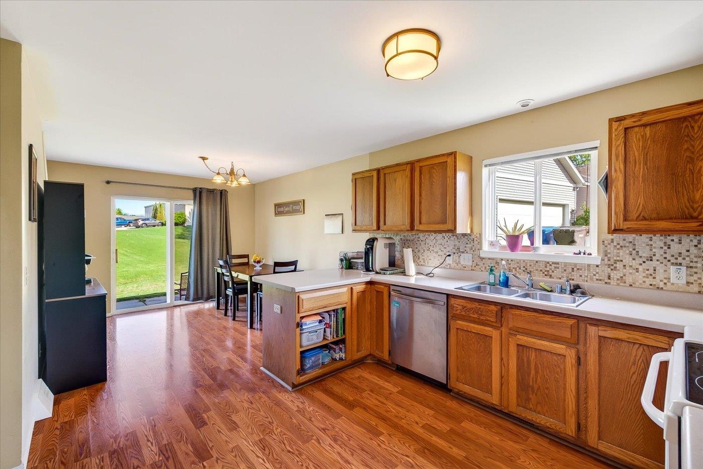 823 Vista Ridge Drive Mount Horeb, WI 53572 - Photo 6 of 43