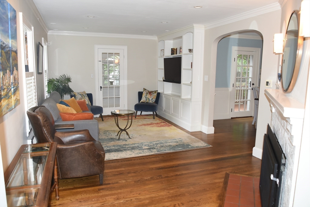 20 Shaw Road Wellesley, MA 02481 - Photo 11 of 28