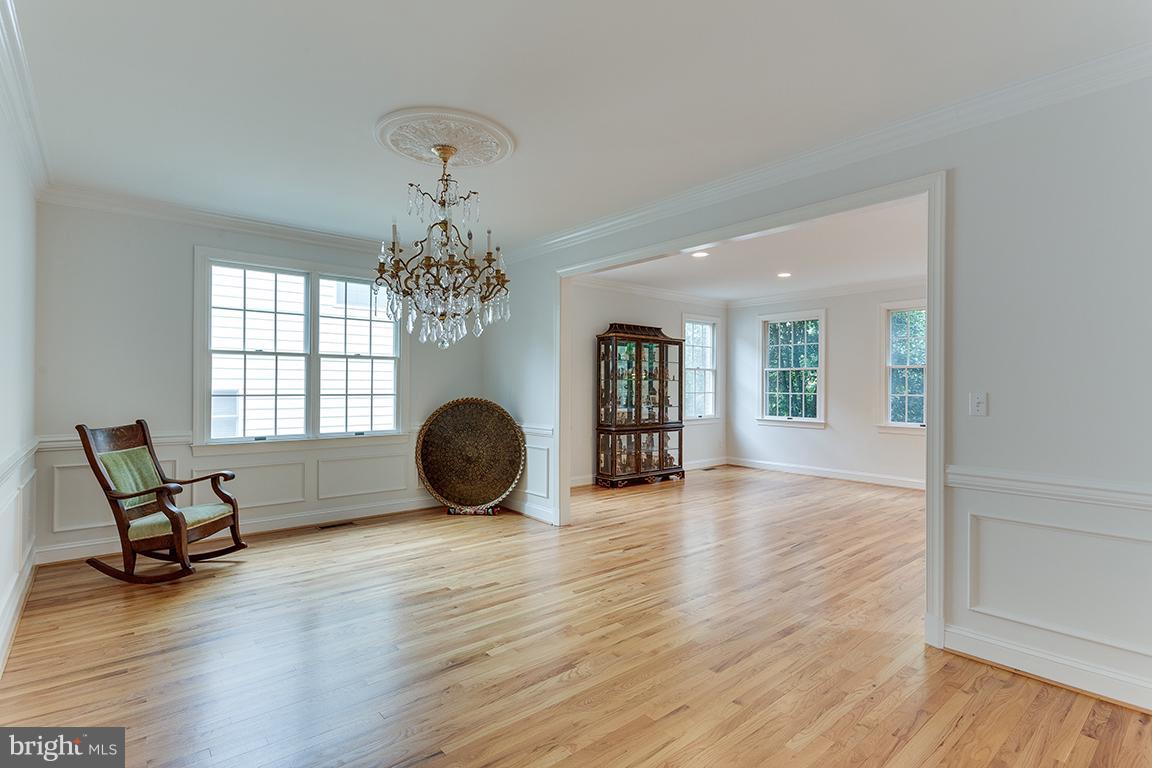 8002 Overhill Road Bethesda, MD 20814 - Photo 6 of 30 Very Large Dining Room