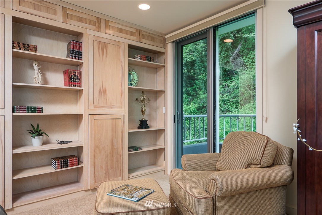 1374 Alki Avenue Southwest, Unit 400 Seattle, WA 98116 - Photo 17 of 24