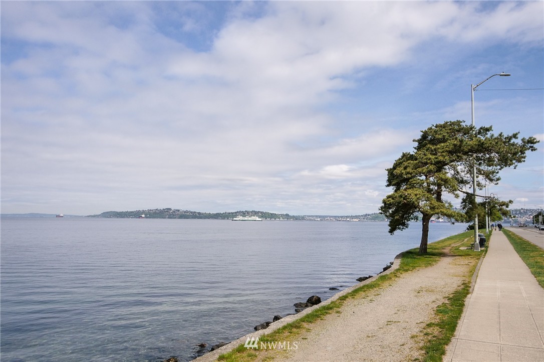 1374 Alki Avenue Southwest, Unit 400 Seattle, WA 98116 - Photo 23 of 24