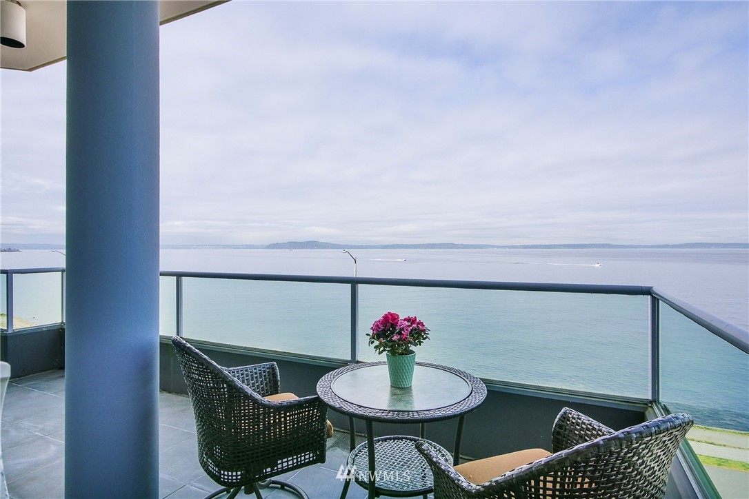 1374 Alki Avenue Southwest, Unit 400 Seattle, WA 98116 - Photo 5 of 24