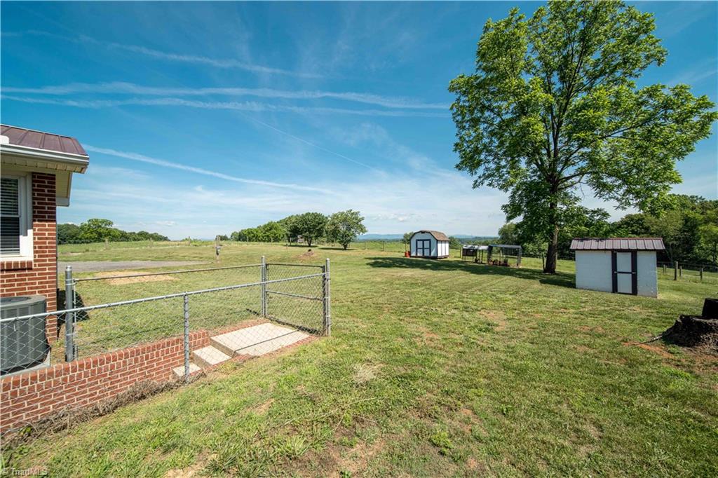 5800 Bethel Road Jonesville, NC 28642 - Photo 10 of 36
