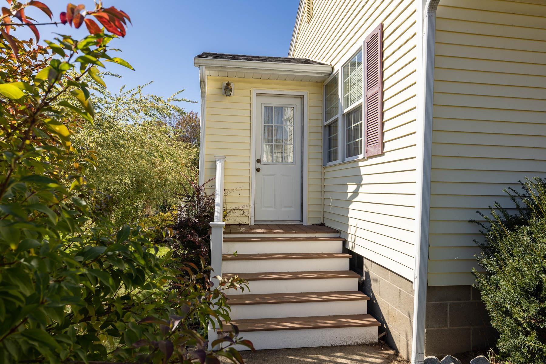 117 Hanscom Road Eliot, ME 03903 - Photo 4 of 22 Gallery Image 4