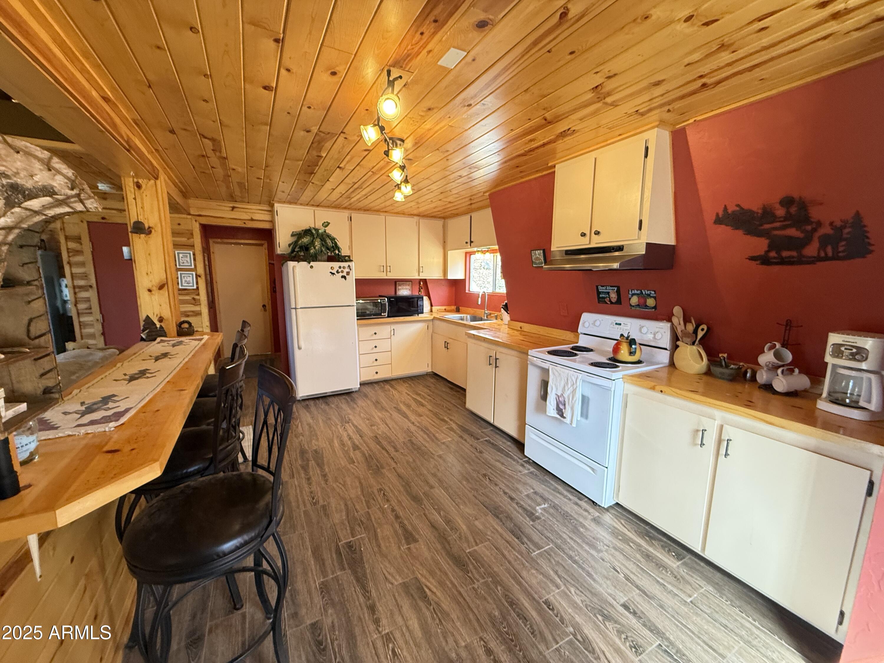 22761 South Eagle Mine Road Crown King, AZ 86343 - Photo 2 of 34 Kitchen