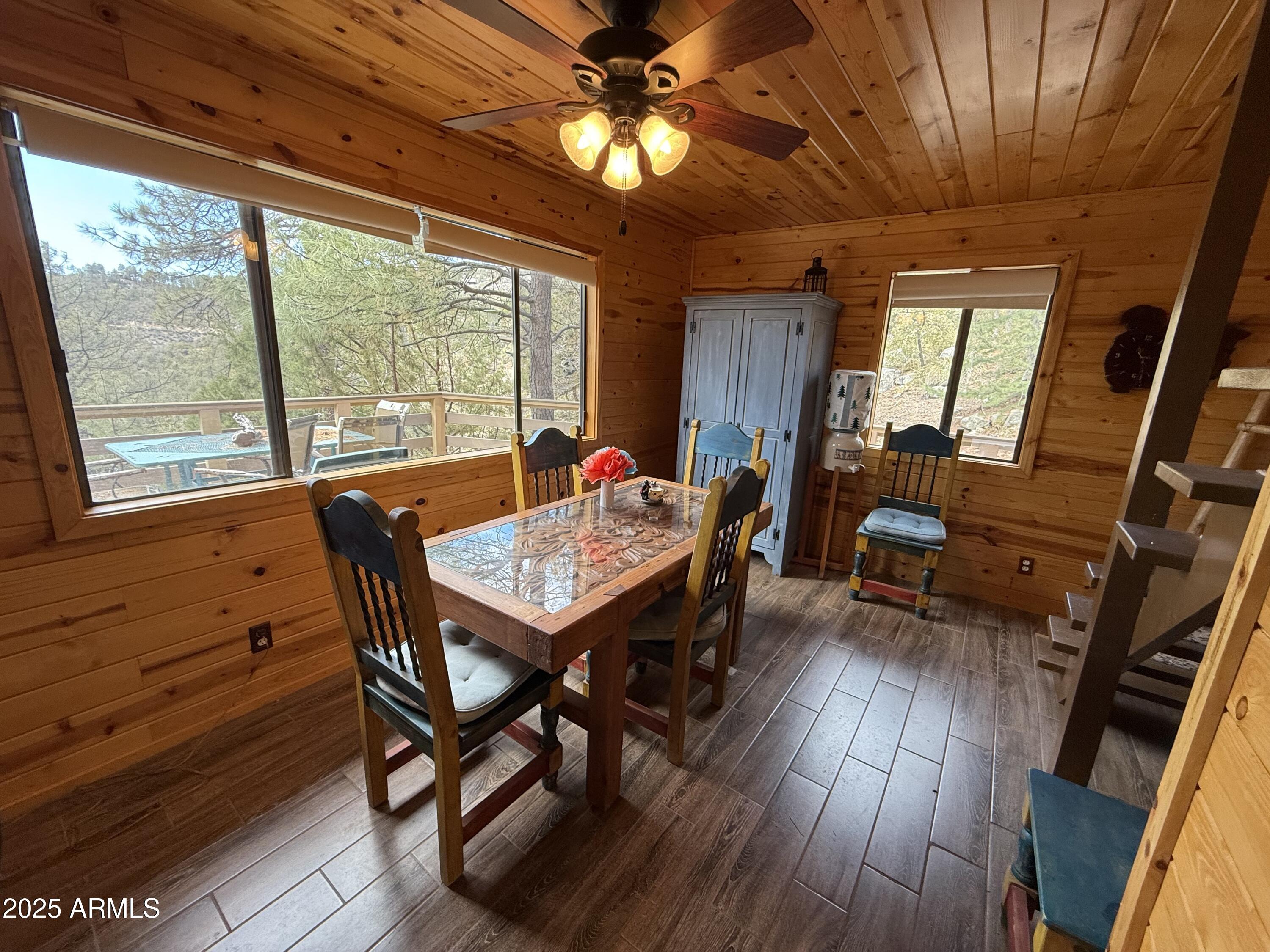 22761 South Eagle Mine Road Crown King, AZ 86343 - Photo 4 of 34 Dining area