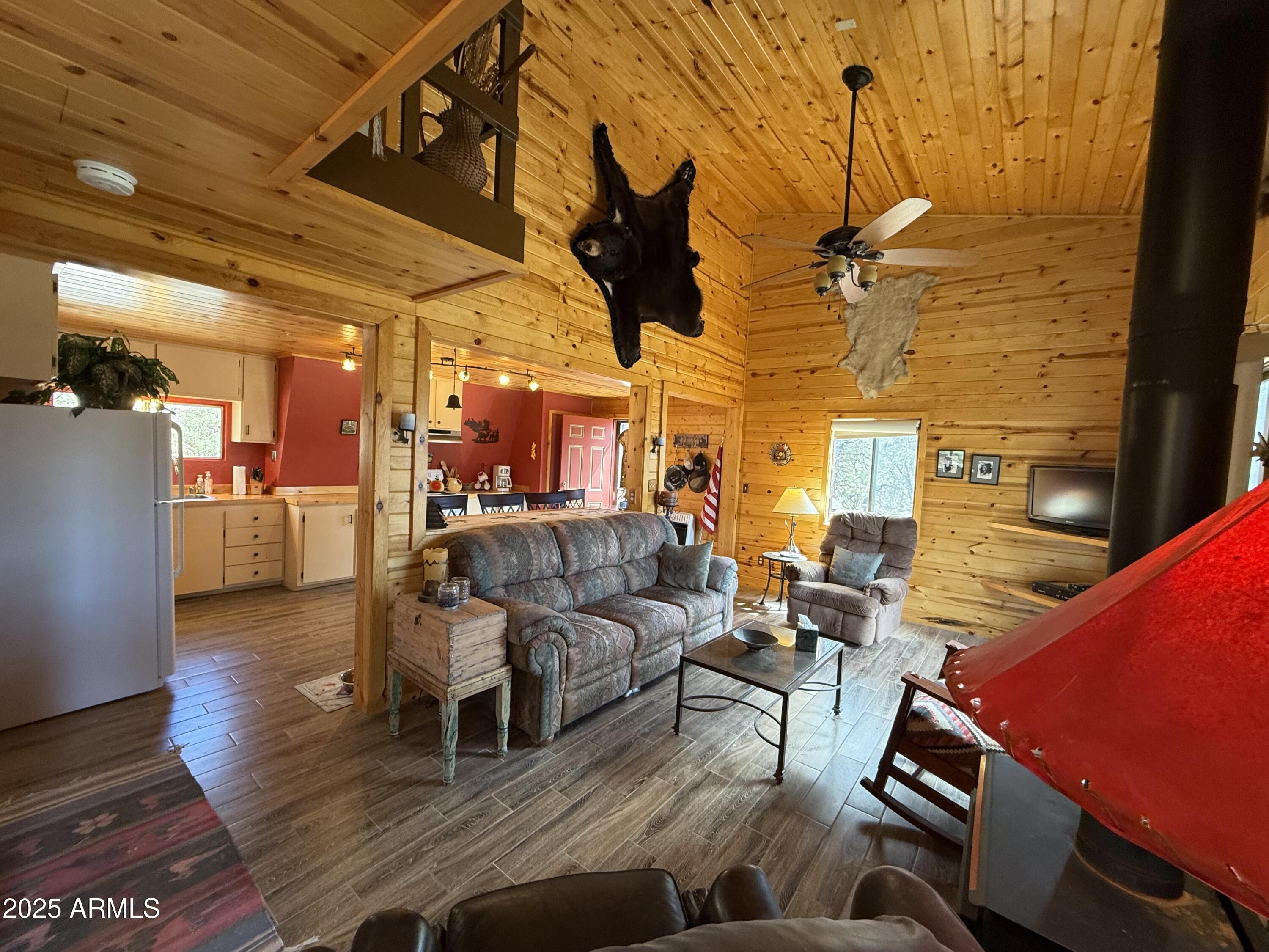 22761 South Eagle Mine Road Crown King, AZ 86343 - Photo 5 of 34 Living area