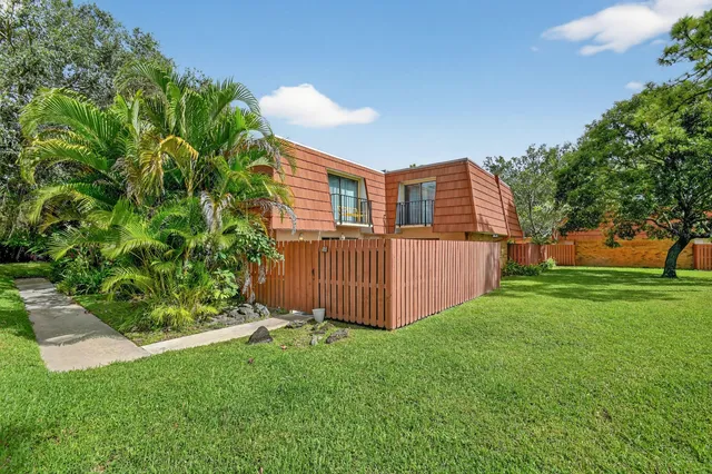 $339,900 | 1540 Masters Circle, Unit 180, Delray Beach, FL 33445