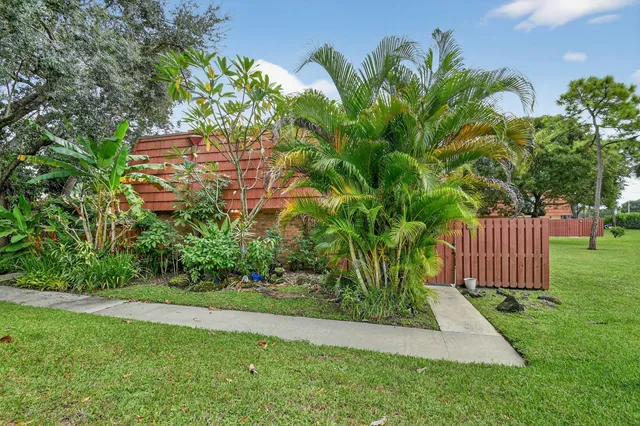 $339,900 | 1540 Masters Circle, Unit 180, Delray Beach, FL 33445