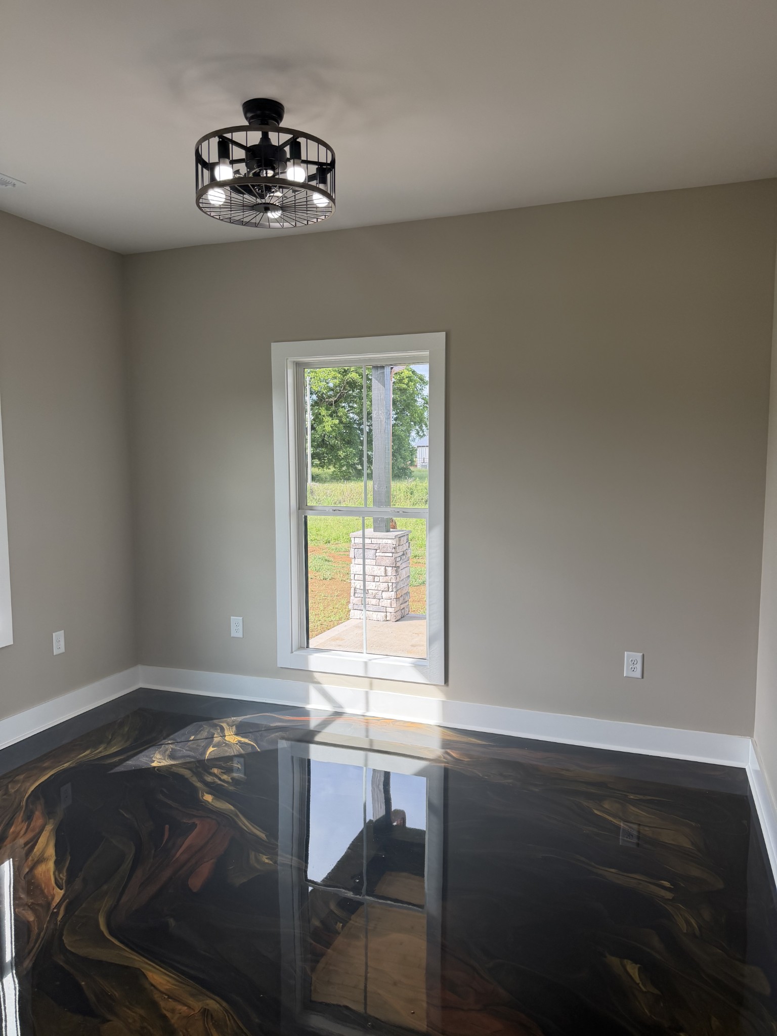 4901 Old Salem Lexie Road Belvidere, TN 37306 - Photo 8 of 12 a room with a window