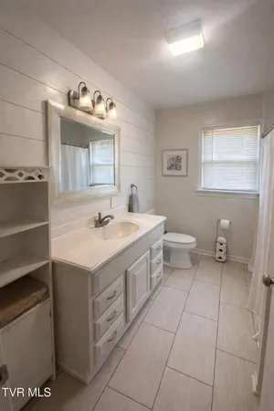 $175,000 | 230 Madison Street Southeast, Abingdon, VA 24210