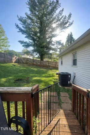 $175,000 | 230 Madison Street Southeast, Abingdon, VA 24210