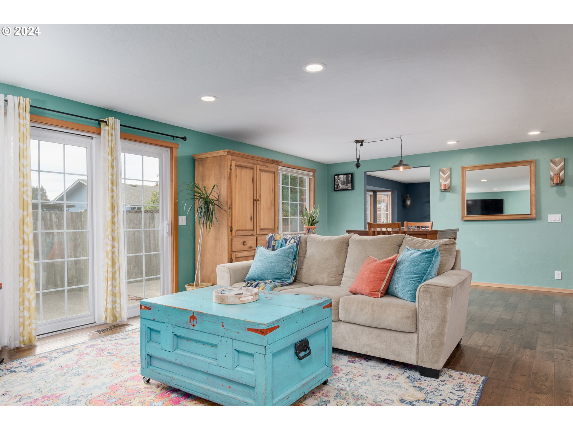 3456 Tempa Street Eugene, OR 97404 - Photo 15 of 48 a living room with furniture and a large window