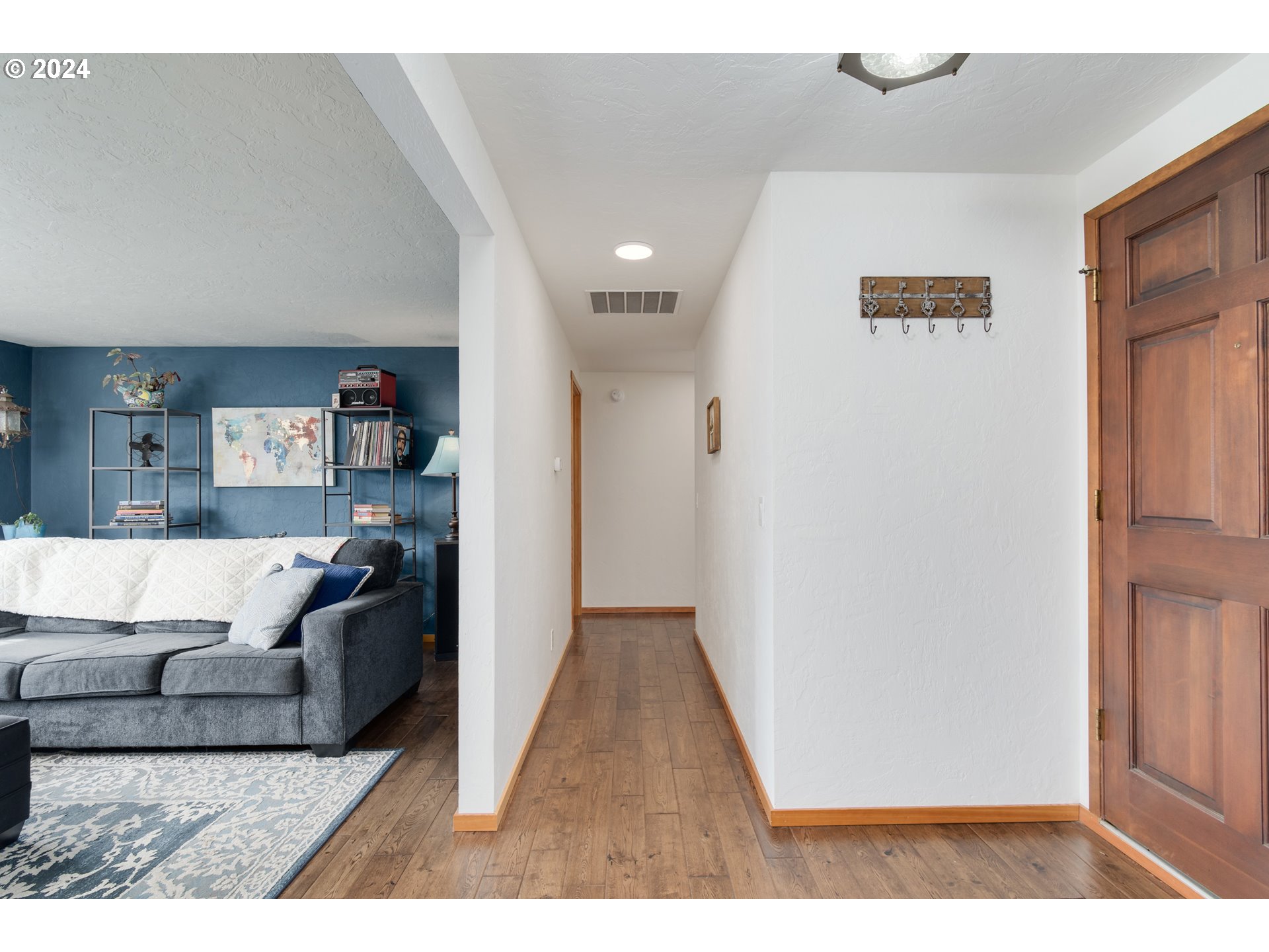 3456 Tempa Street Eugene, OR 97404 - Photo 23 of 48 a living room with furniture and a rug