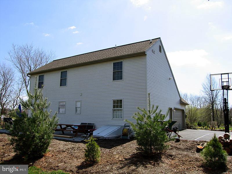 247 Kingsbridge Drive Lititz, PA 17543 - Photo 7 of 17 Gallery Image 7