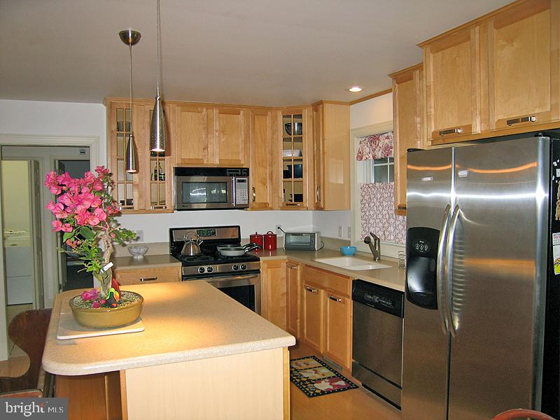 247 Kingsbridge Drive Lititz, PA 17543 - Photo 9 of 17 Gallery Image 9