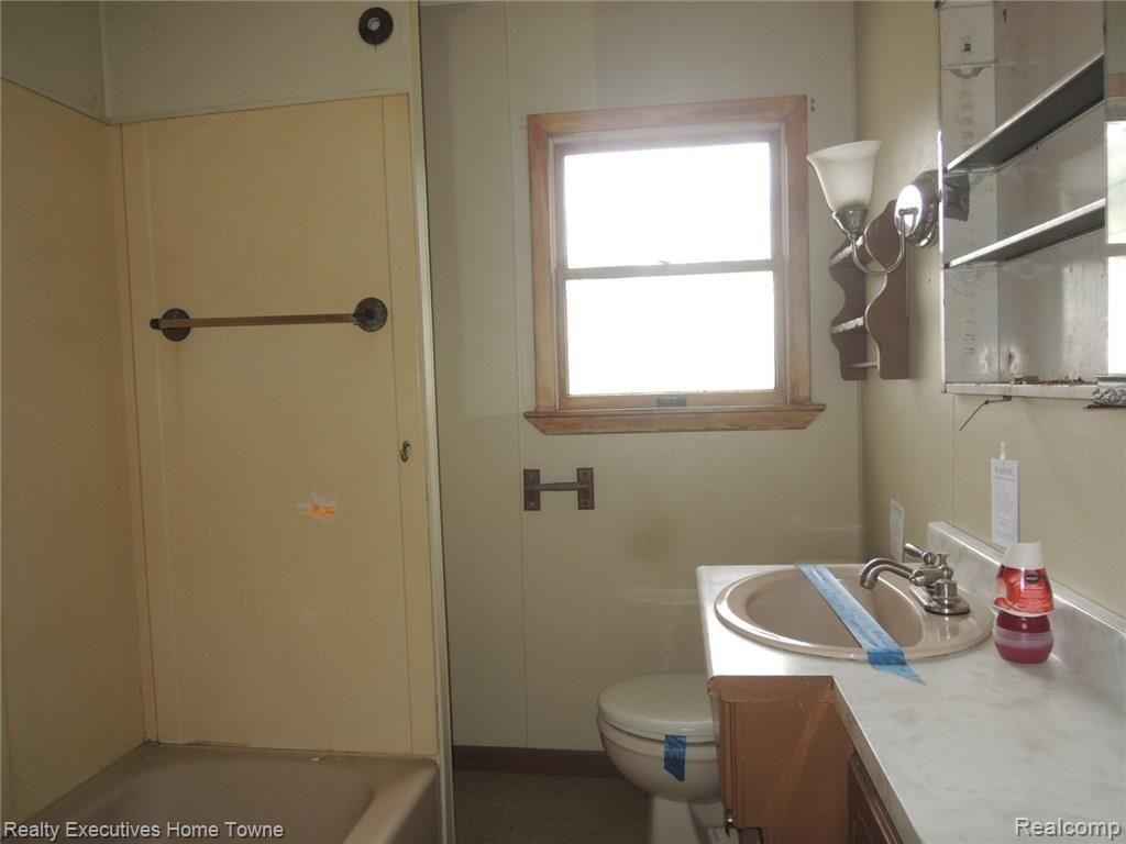 421 South Richman Road St. Clair, MI 48079 - Photo 12 of 19 DSCN4730.JPG
