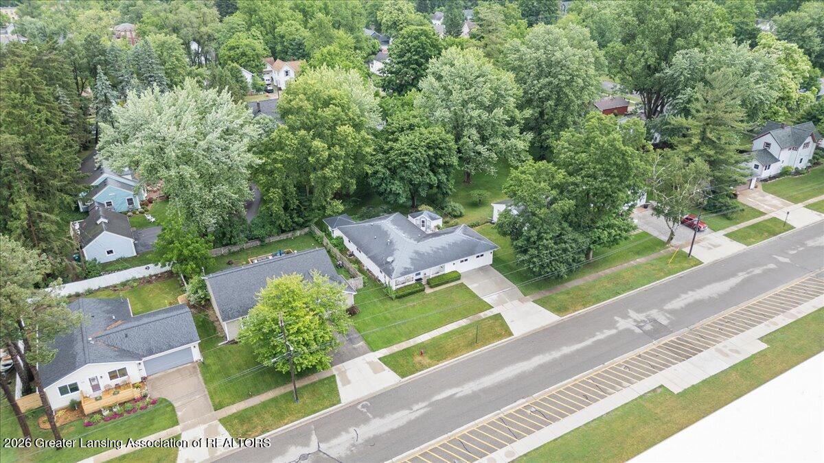 628 Jones Street Grand Ledge, MI 48837 - Photo 37 of 40 08-Media Jett - 03