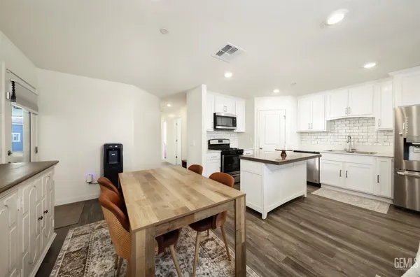 $379,900 | Undisclosed Address, Bakersfield, CA 93307