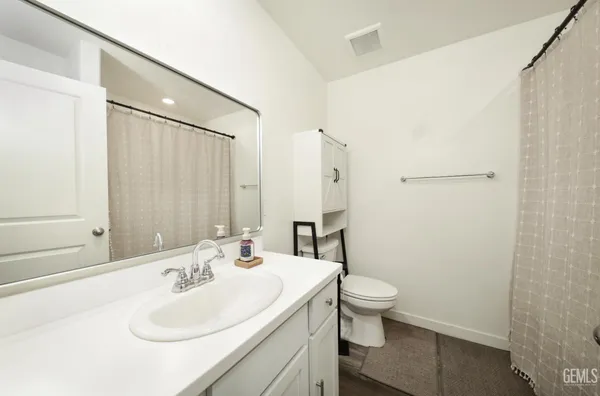 $379,900 | Undisclosed Address, Bakersfield, CA 93307