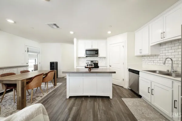 $379,900 | Undisclosed Address, Bakersfield, CA 93307