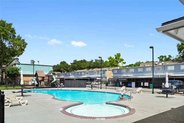 $175,000 | 11002 Hammerly Boulevard, Unit 57, Houston, TX 77043