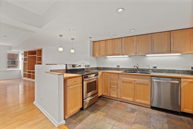 40 East 9th Street, Unit 807 Chicago, IL 60605 - Photo 5 of 18