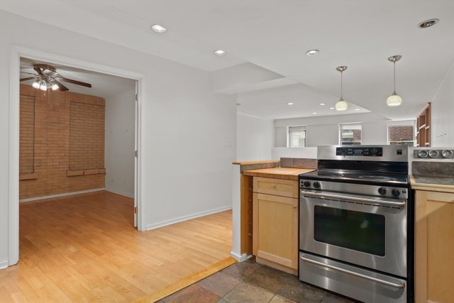40 East 9th Street, Unit 807 Chicago, IL 60605 - Photo 7 of 18
