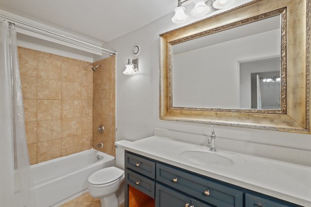40 East 9th Street, Unit 807 Chicago, IL 60605 - Photo 9 of 18