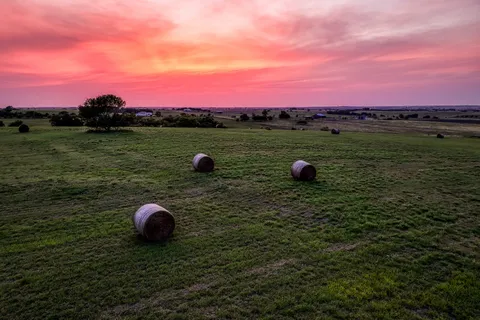 $1,150,000 | 3575 County Road 271, Moulton, TX 77975