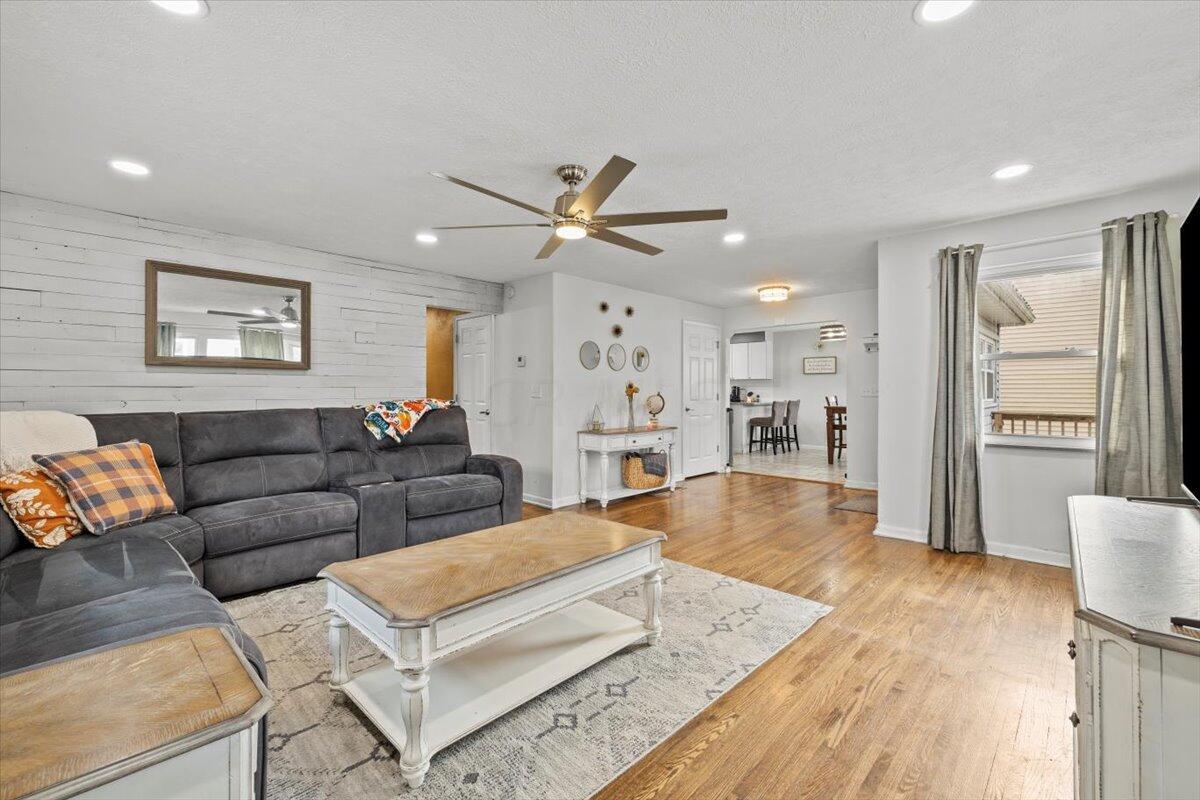 6393 Summit Road Southwest Pataskala, OH 43062 - Photo 6 of 30 Kick back and relax!
