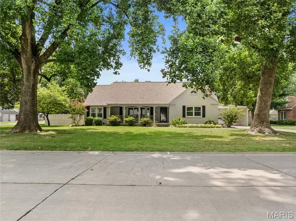 $344,500 | 901 Moore Avenue, Sikeston, MO 63801