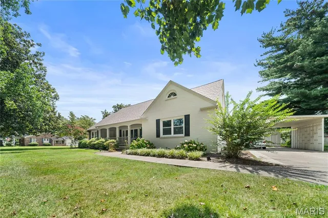 $355,000 | 901 Moore Avenue, Sikeston, MO 63801